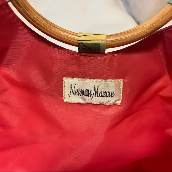 Vintage Neiman Marcus Fashion
Diva Tote Bag Purse Round Bamboo Handles - Picture 6 of 6